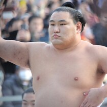「弱い横綱」豊昇龍に平幕力士はウハウハ「金星配給９個目」に相撲協会OBが「毎場所、平幕に負けるのはいかがなものか」