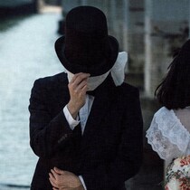 ベールに包まれた「雨穴」の自宅訪問も！「変な」ベストセラー作家を今さら読み始めなくてもOKな「まるわかり番組」