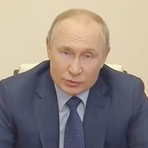 プーチンから「ロシア入国禁止」制裁の朝日新聞論説委員が「何も実害はない」論調に噛みついた「人生を左右する重大問題」ってナニ？
