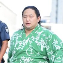 十両・三田「右ヒザの大ケガ」は3カ月休養で大丈夫か…有名整体師が「中途半端な治療は悪手」緊急警告！