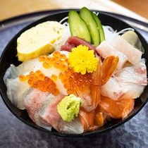 空前の「海鮮丼ブーム」をブッタ斬る！アツアツの白飯に海鮮を「てんこ盛り」にしたら「生臭くて食えない」だろうが