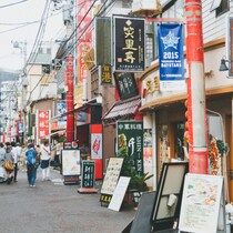 無礼千万「中国ポケット局長」への抗議活動開始〈在日中国人が経営する中国料理店をボイコットせよ〉