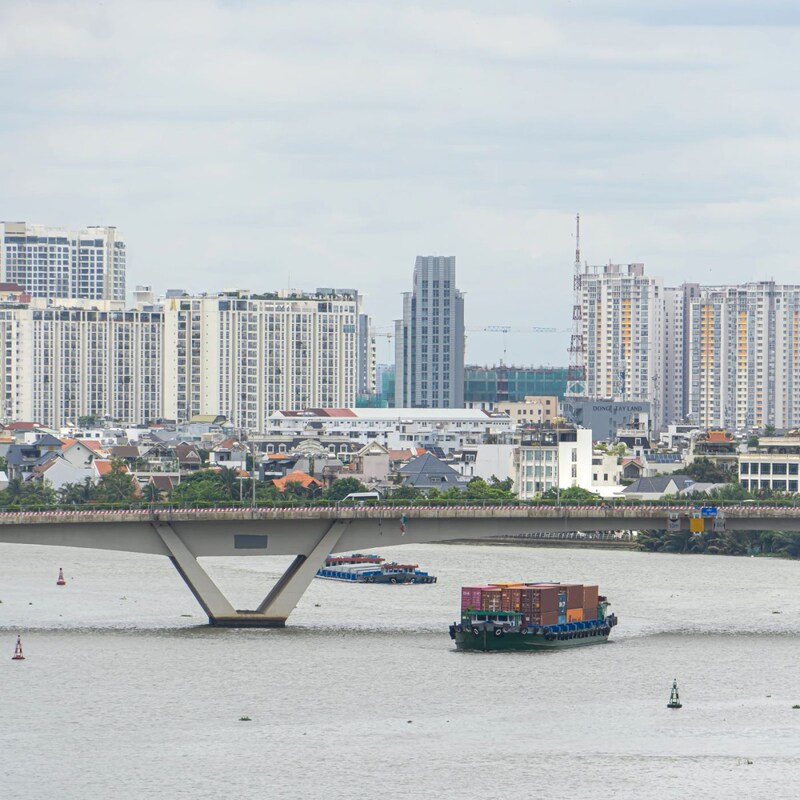旅行会社「コスパ最強旅行先」でトップ５「ベトナム推し」は今だけ！酒が爆謄し街並みは高層ビルとショッピングモールだらけになる
