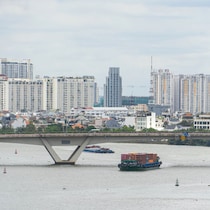 旅行会社「コスパ最強旅行先」でトップ５「ベトナム推し」は今だけ！酒が爆謄し街並みは高層ビルとショッピングモールだらけになる