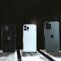 アップル最新iPhoneは高価なので…中古スマホ購入で絶対に見落としてはいけない「赤ロムとバッテリー」の落とし穴