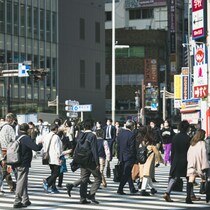【防寒お悩み解決】「スーツの下にダウンベスト」反対派にはコレ！ワークマン「膨らみにくいカーディガン」の支持率