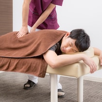 忘年会帰りの「酔いマッサージ」がヤバイ！体験者が語る「あれは本当に危なかった」恐怖の現場