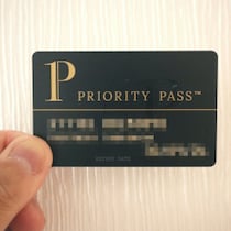 改悪に次ぐ改悪で分かった「プライオリティ・パス」の運営実態とビジネスモデル「儲けの仕組み」