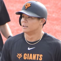 阿部慎之助監督の「フォーム改造」助言で打撃が低下した巨人・佐々木俊輔は「１番・センター」の座をどう摑むのか