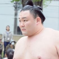 元大関・朝乃山「重傷で秋場所全休」また番付急落は「トランプ前大統領の呪い」のせいだった