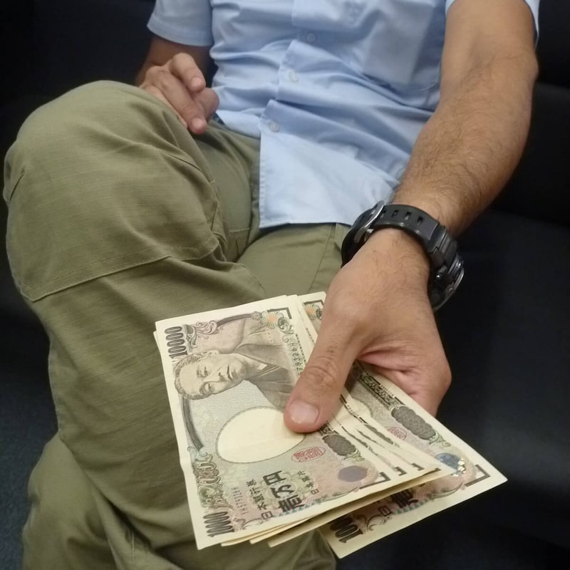 新型闇金に要注意！金券ショップ感覚で「最短5分で現金化」が危険