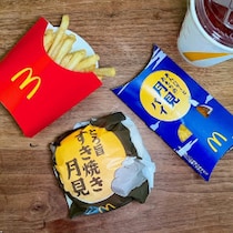 【潜入実食】8年ぶりのソース刷新！マクドナルド「月見ファミリー」食べてわかった「本気度」