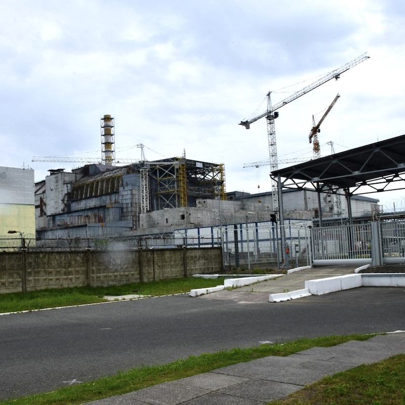 ロシアがドローン攻撃！ウクライナ「チェルノブイリ原発」の「放射能を食べて人類を襲う黒カビ」を管理するのはロシアなのか