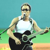 【ついに別居報道】長渕剛「国生さゆりと朝まで密会」自宅前釈明のウラに妻・志穂美悦子「半狂乱の怒り」／壮絶「芸能スキャンダル」秘史