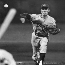 プロ野球「オンオフ秘録遺産」90年〈小山正明はパームボール開発で狭い自軍球場を克服。山内一弘は広い甲子園で浜風を利用する打撃に徹した〉