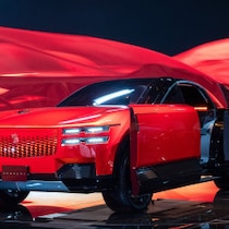 トヨタ高級車「センチュリー」にクーペが登場「社用車」から「ジャパンプライド」発信ブランドへ