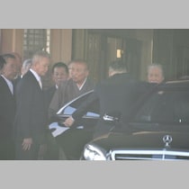 カラオケで「ダンシング・オールナイト」を歌う美声が…六代目山口組「大盛り上がりの事始め」を潜入撮！