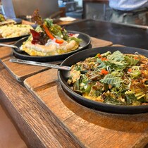 〈コナモン職人〉最短1日で「たこ焼き屋」開業ノウハウをGET「卒業生だけが“失敗しない生地”を仕入れ可能」／中高年がAIに克つ！稼げる「職人への道」“超”入門