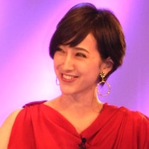 小泉進次郎「自民党総裁選出馬」ファーストレディー候補の滝川クリステルは「太陽光発電」と「動物愛護」マッチポンプで炎上中