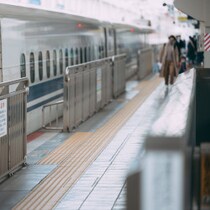 「50歳からの旅」なのに現役世代は使えない？「大人の休日パス」の矛盾
