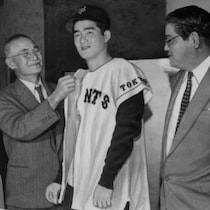 プロ野球「オンオフ秘録遺産」90年〈ボールが止まって見えた川上が「テキサスの哲」に。新人で二冠達成の長嶋茂雄は“ミスタープロ野球”へ〉