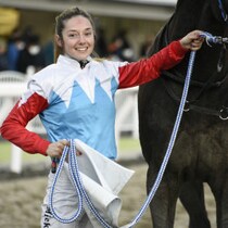 【競馬トピック】ミカエル・ミシェル「４回目のJRA騎手免許試験」合格を後押しする来春の競馬学校生「デビュー０人」と「女性騎手２人引退」