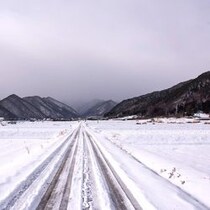 NEXCO東日本と国交省が盛大にブチ切れた…大寒波の雪道を「夏タイヤで事故」バカ運転手をSNSで血祭りに！