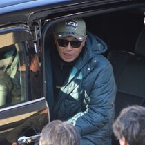 巨人・阿部慎之助監督が仕事初めから出待ちファンに超「塩対応」！ポーカーフェイスに囁かれる「指揮官としての裏事情」とは