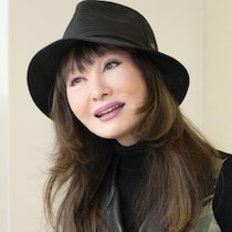 ２月・衆院選「中道改革連合」躍進のカギを握るのは「山本リンダ」の「どうにもとまらない」動き