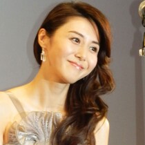 松嶋菜々子ドラマの視聴率を支える「大相撲初場所に懸賞金」と「ドラマの本筋以外の話題」
