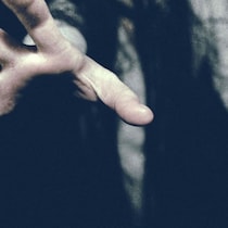 鎌倉幕府の成立に関わった僧侶は「常軌を逸したストーカー殺人犯」だった！横恋慕した人妻の屋敷に忍び込み…