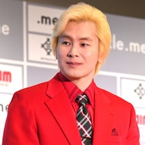 カズレーザー「フジテレビ生放送バラエティー番組」メインMC抜擢で大問題！放送開始まで３カ月を切っても「番組構成が決まらない」