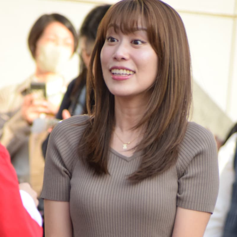 元NHKアナ・中川安奈が小泉孝太郎を悩殺した「アッハ~ン」連発と「コートを脱いだ」大サービス