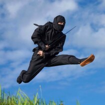 【江戸末期の秘史】ペリーの黒船にまんまと忍び込んで諜報活動「ラストニンジャ」がくすねた「パン２個・タバコ２本・ろうそく２本・メモ２枚」