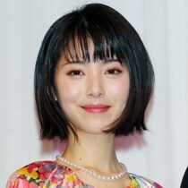 事務所ハラハラ！浜辺美波「キスマーク疑惑」の弁明に「ホンマかいな」冷めた波紋