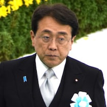 「トランプ関税担当」赤沢亮正経産相の相棒「ラトちゃん」が「少女買春男との関係」で失脚危機に