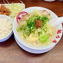 【潜入実食ガチレポ】背脂こってりに生姜のさっぱり…ありそうでなかった「魁力屋」期間限定塩ラーメンの強烈度