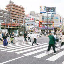 「コリアンタウン」で中国人客が平日でも行列…新大久保「中韓ファストフード」バトルの「日本人女性客争奪」第2Rが始まった！