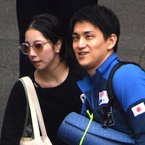 五輪金メダリスト「りくりゅうペア」を狙う芸能プロが放つ「スカウトマン」って…
