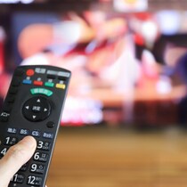 スマートテレビに盗聴されている!? コワ～イ情報が広まるのは「視聴データ収集機能」が作動するから