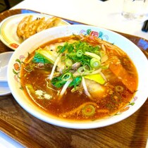 【潜入実食ガチレポ】餃子の王将的シビ辛「火鍋湯麺」を味変させたり餃子を浸したりしてみたら…