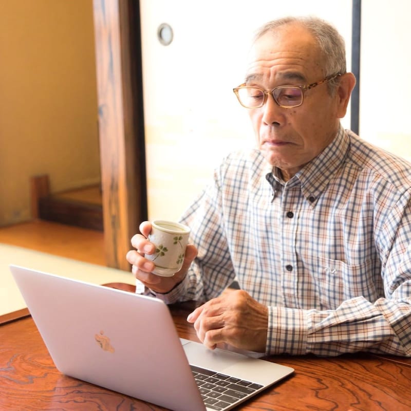 高齢者がどっぷり洗脳される「YouTube自動再生」で次から次と「怪奇陰謀論」動画！「エコーチェンバー現象」の底なし沼