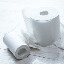 イラン爆撃報復「ホルムズ海峡封鎖」でトイレットペーパーはなくならない！デマに踊らされる日本人が知るべき「石油備蓄254日分」の鉄壁