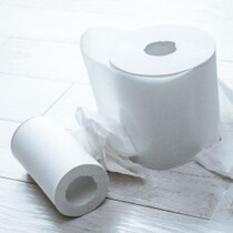 イラン爆撃報復「ホルムズ海峡封鎖」でトイレットペーパーはなくならない！デマに踊らされる日本人が知るべき「石油備蓄254日分」の鉄壁