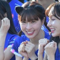 【目撃撮】WBCに台湾チアリーダー・リン・シャンやチュンチュンらが出現！東京ドームの関係者入り口はファンでごった返して…