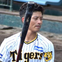 WBC１次ラウンド視察のMLBスカウトが「メジャーのレギュラー捕手以上」と舌を巻いた阪神・坂本誠志郎の「すごい技術」