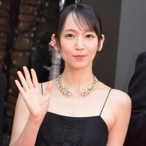恋人にしたいランキング「殿堂入り」の吉岡里帆「首にチョーカー・ウルフカット・黒ライダース」でロック映画！