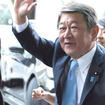 トランプ会談で高市早苗首相が「エアカラオケ・ホステス」に！茂木敏充外相は「５つの重大要素」戦略を授けた「裏の仕事人」