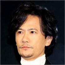稲垣吾郎を囲む「吾郎会」のメンバーがスゴすぎる！芥川賞・直木賞作家だらけの花見も