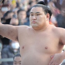 【大相撲春場所を総括】八角理事長の頭にもう「優勝できない横綱・豊昇龍」はない！大関・安青錦も評価せず